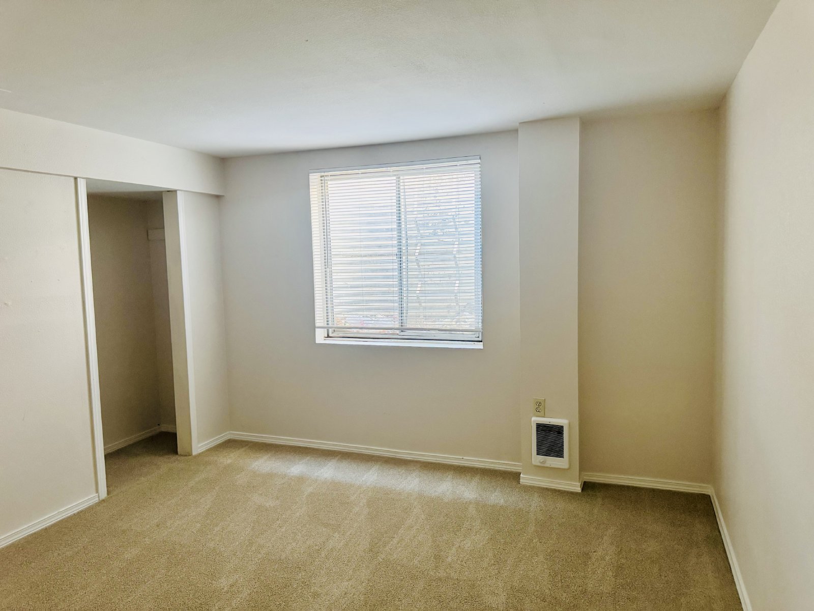 3 Bedroom 2 Bath With Finished Basement in Denver ~ Move-In Ready! property image