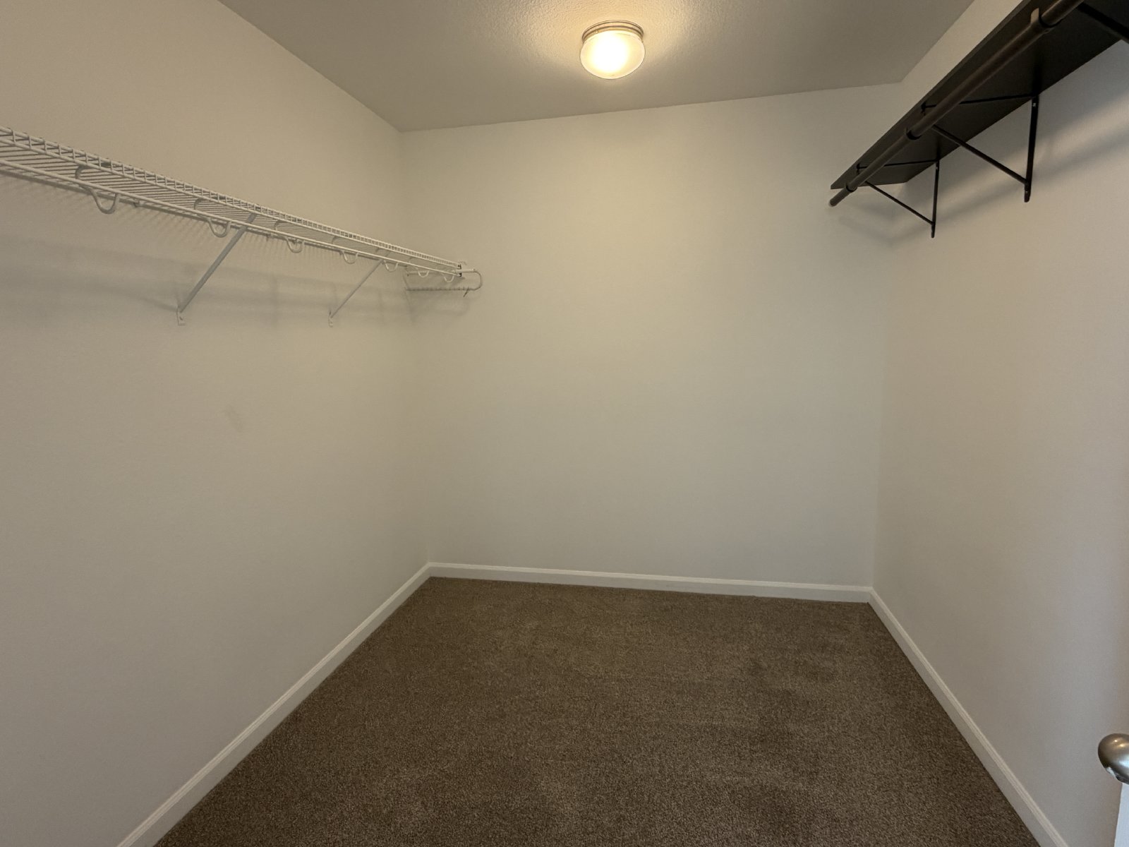 Experience the perfect blend of modern amenities and serene surroundings in this exceptional property! property image