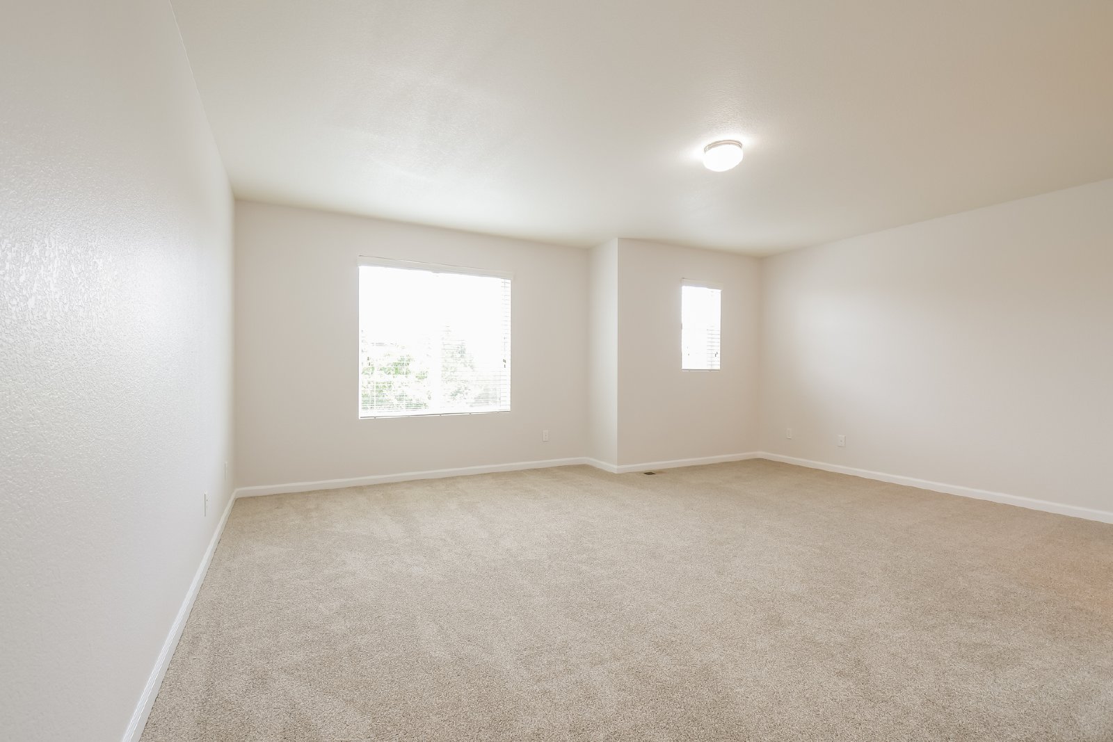 Experience the perfect blend of modern amenities and serene surroundings in this exceptional property! property image