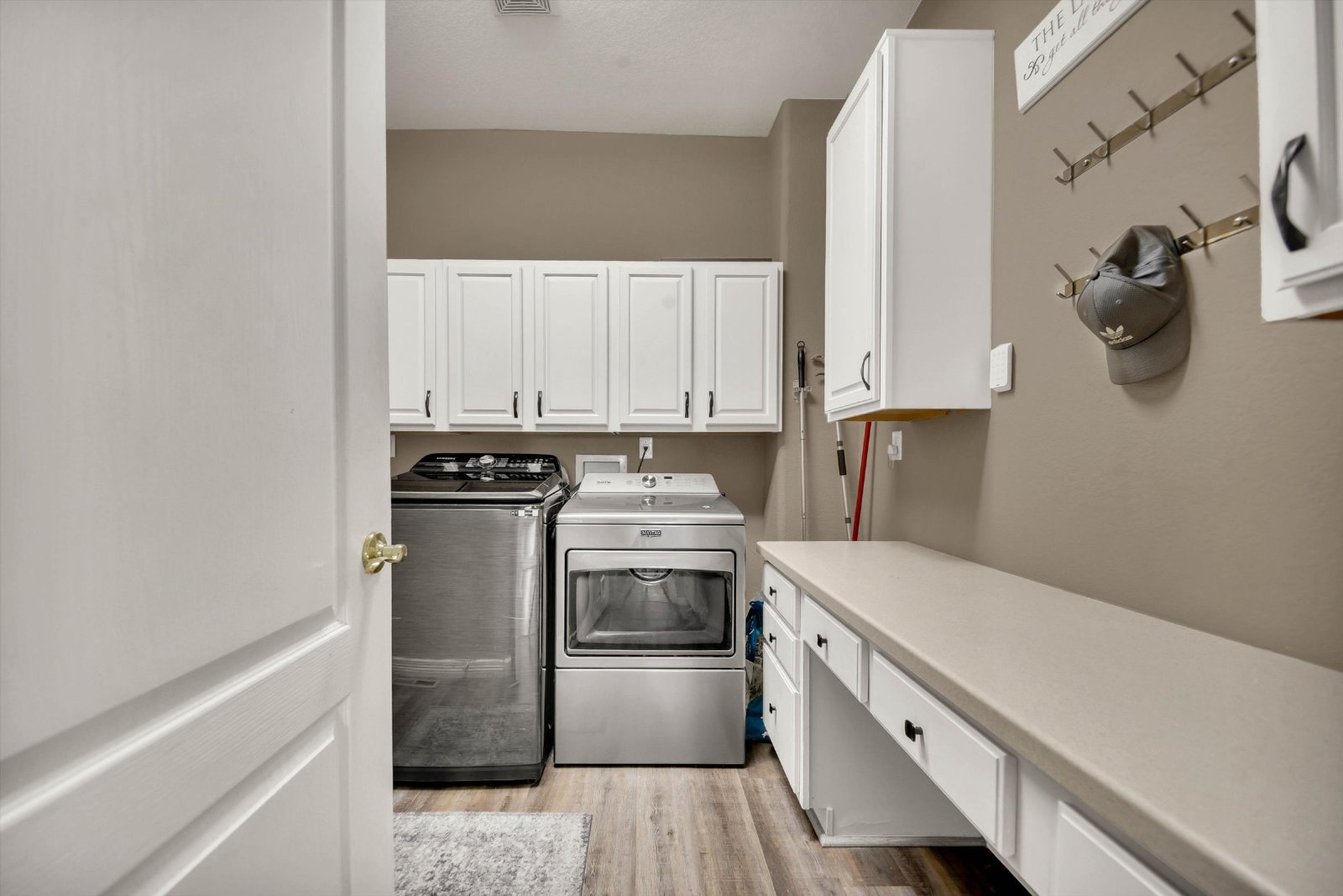 4 bedroom, 4 Bath Home With Office In Littleton! property image