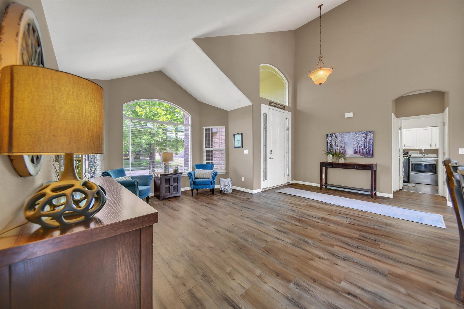 4 bedroom, 4 Bath Home With Office In Littleton! property image