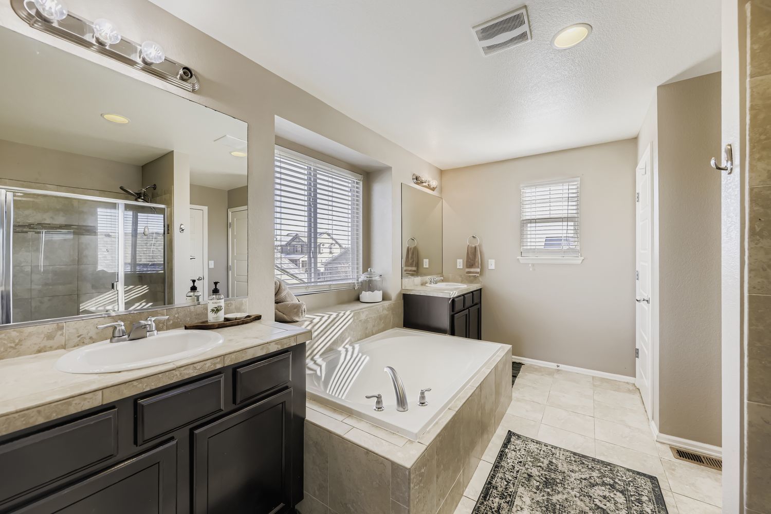 3 Bedrooms, 2.5 Bathrooms minutes from DIA! property image