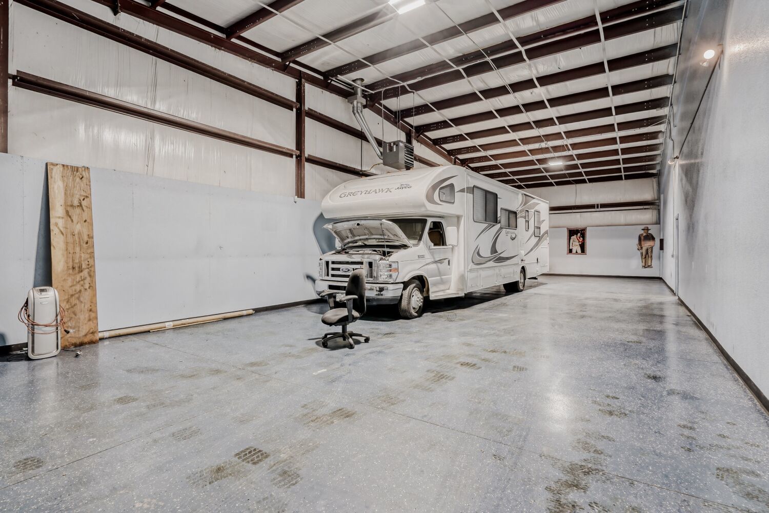 For Sale- Industrial Warehouse with 3 Heated Bays, 2 Private Offices, and 2 Bathrooms property image