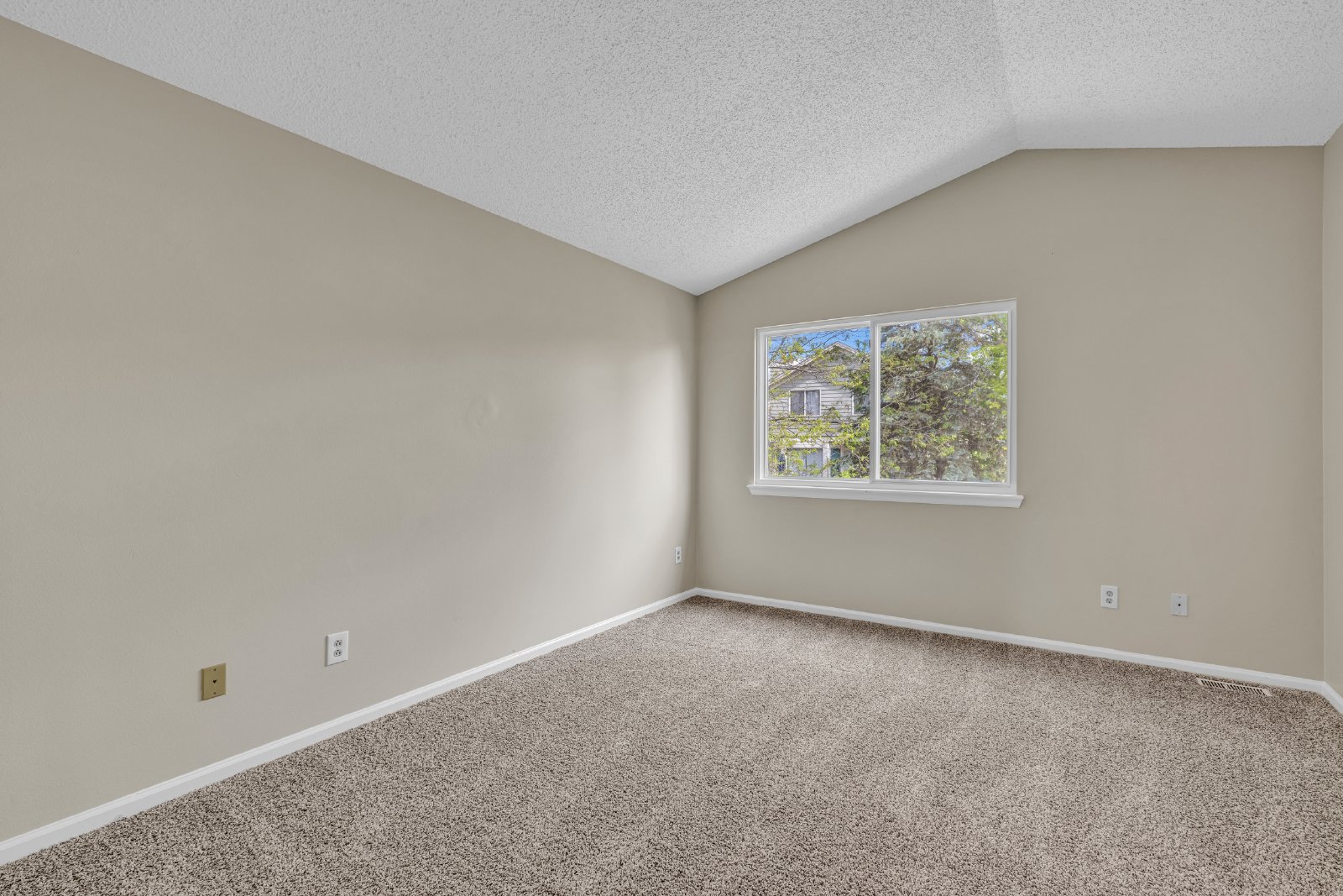 Thornton Home Move-In Ready! property image